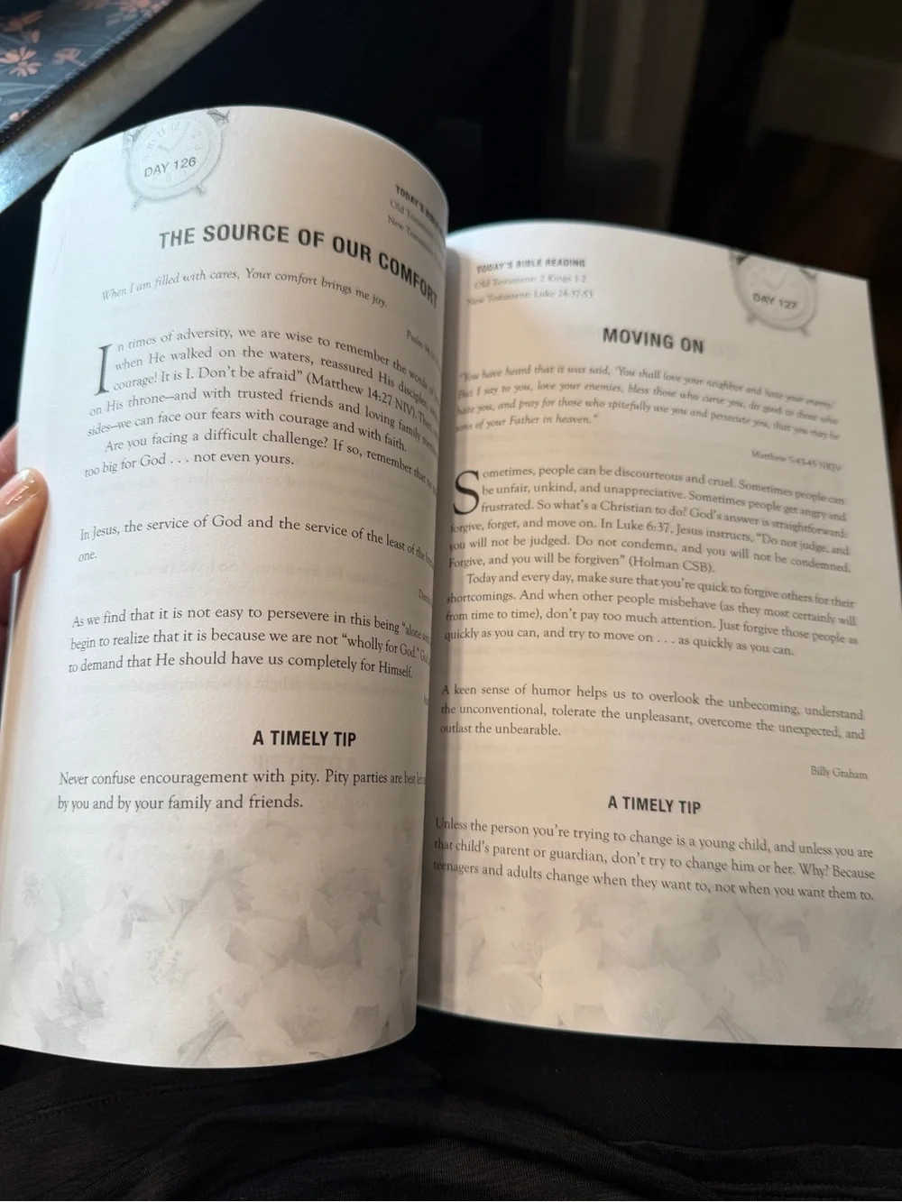 5-Minute Daily Devotions for Women - Blue